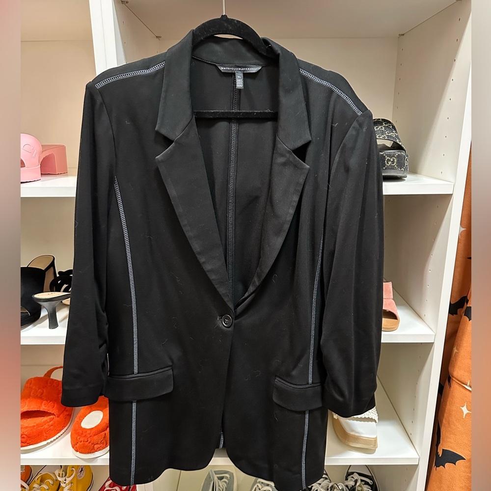 NWOT WHBM long one-button black blazer with button-cuff detail size XL